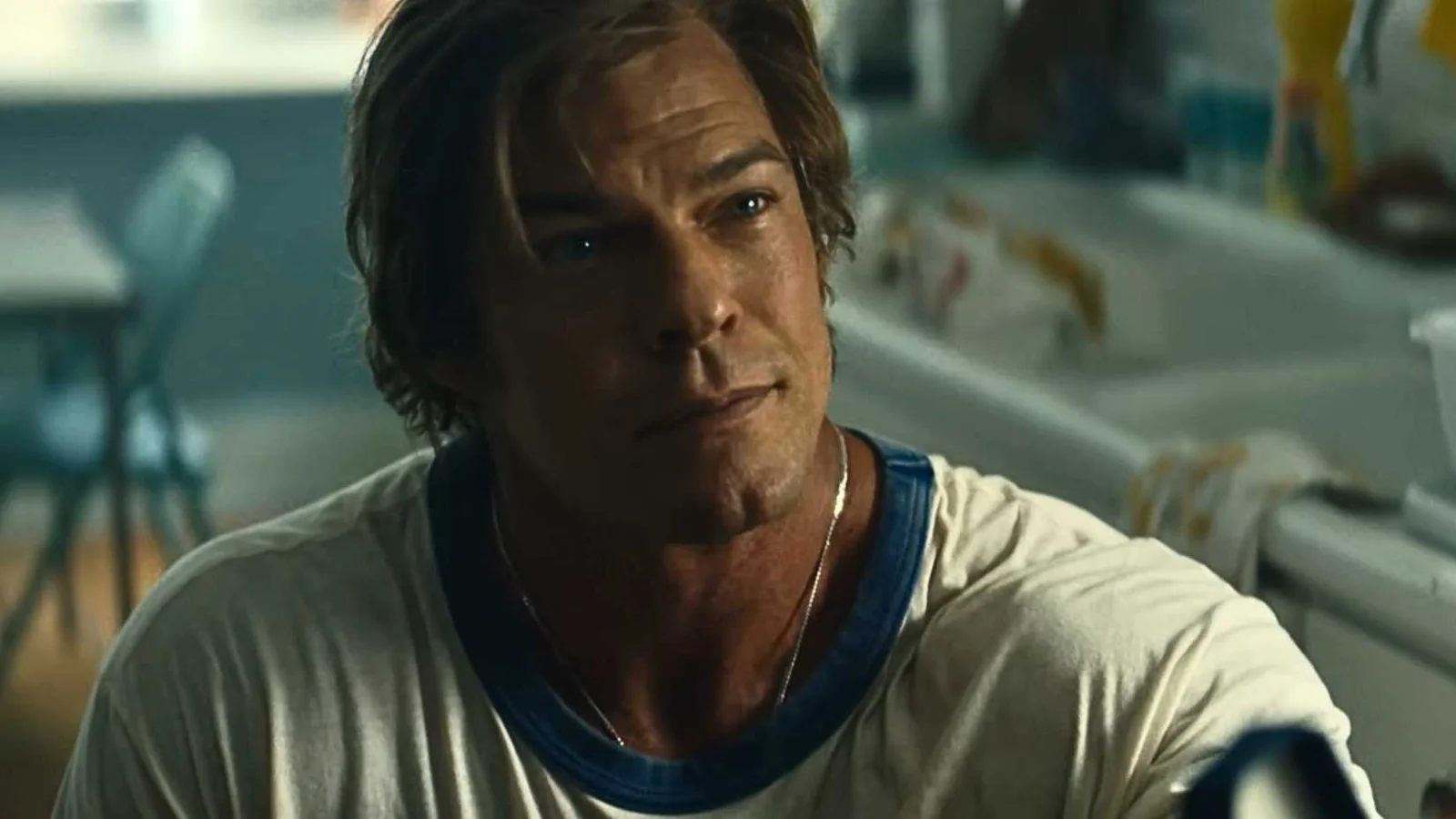 Motor City: novo thriller de Alan Ritchson aposta no silêncio e na ação física