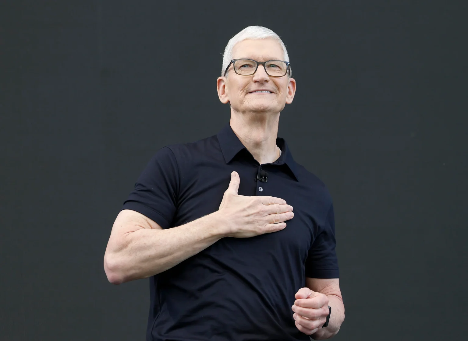 Tim Cook se despede da Apple com grandes conquistas e desafios enfrentados