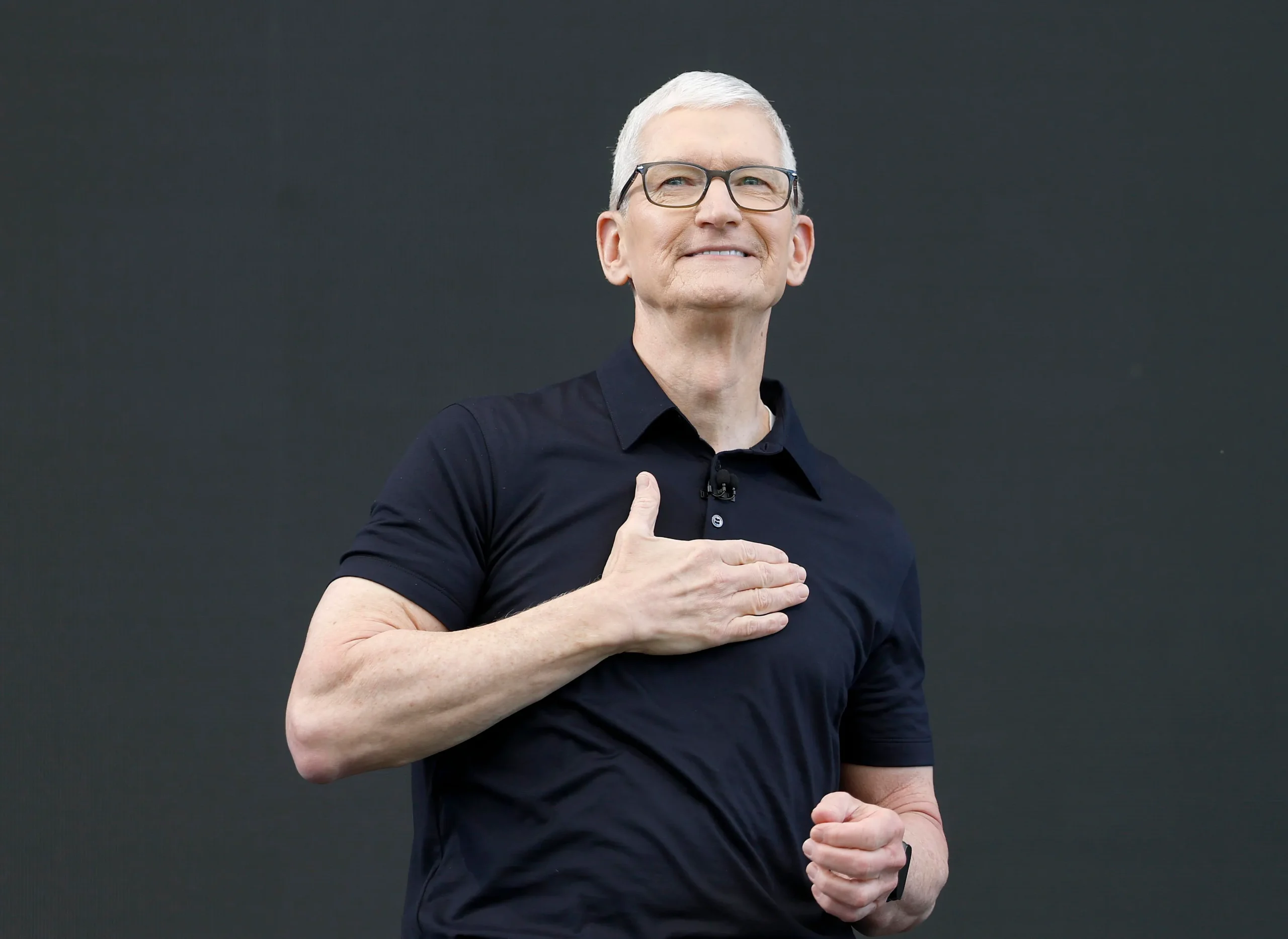 Tim Cook se despede da Apple com grandes conquistas e desafios enfrentados