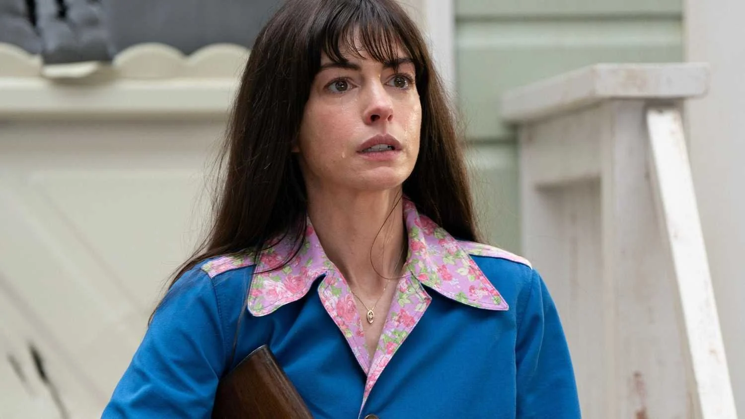 Filme de Anne Hathaway ultrapassa sucesso de thriller esquecido de Matt Damon nas bilheterias