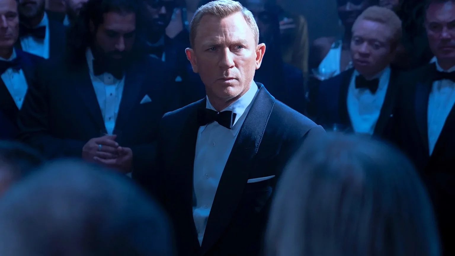 Gary Oldman indica que Jack Lowden foi escolhido para ser o próximo James Bond