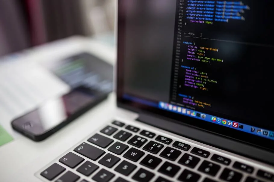 Cinco cursos gratuitos de tecnologia para aprimorar habilidades em várias carreiras