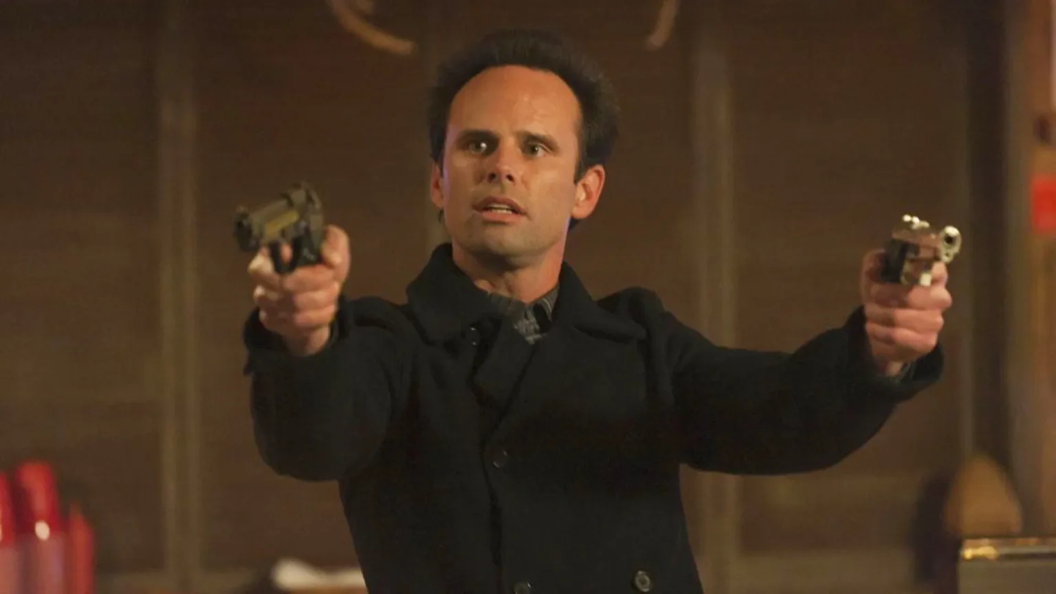 Série “Justified”, com Walton Goggins, volta a conquistar público e vira sucesso no streaming
