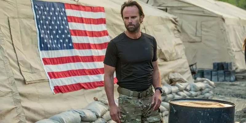 Série de ação militar com Walton Goggins oferece maratona imperdível para fãs do gênero