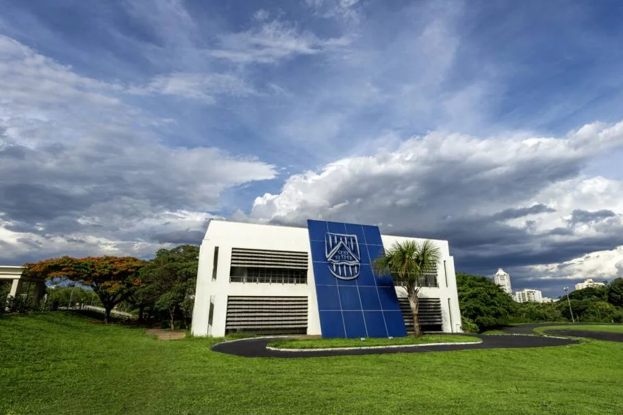 Uniube oferece 1,5 mil bolsas integrais para graduação EaD com inscrições abertas