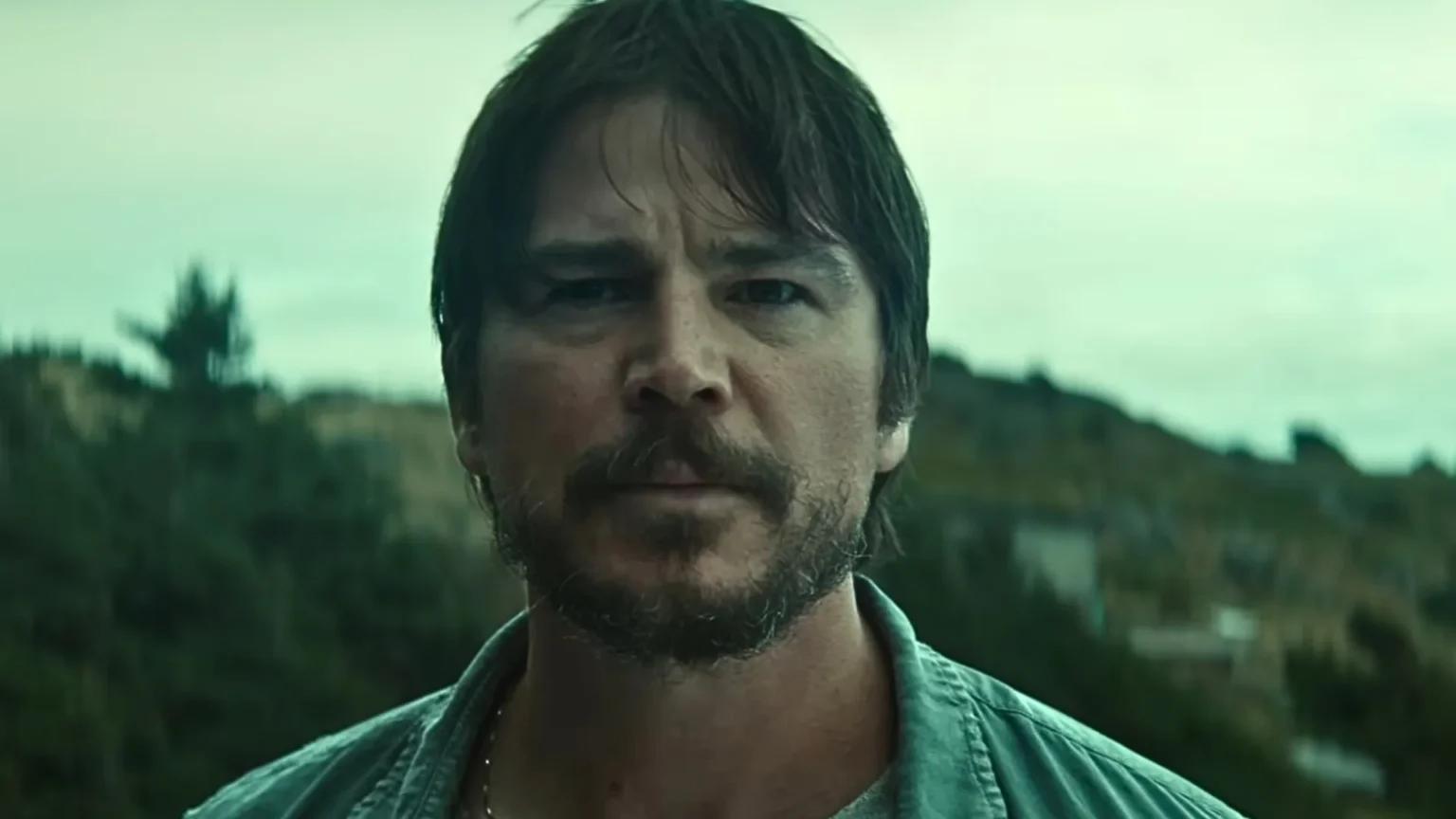 Netflix lança trailer de thriller sobrenatural com Josh Hartnett que mistura Stephen King e Tubarão