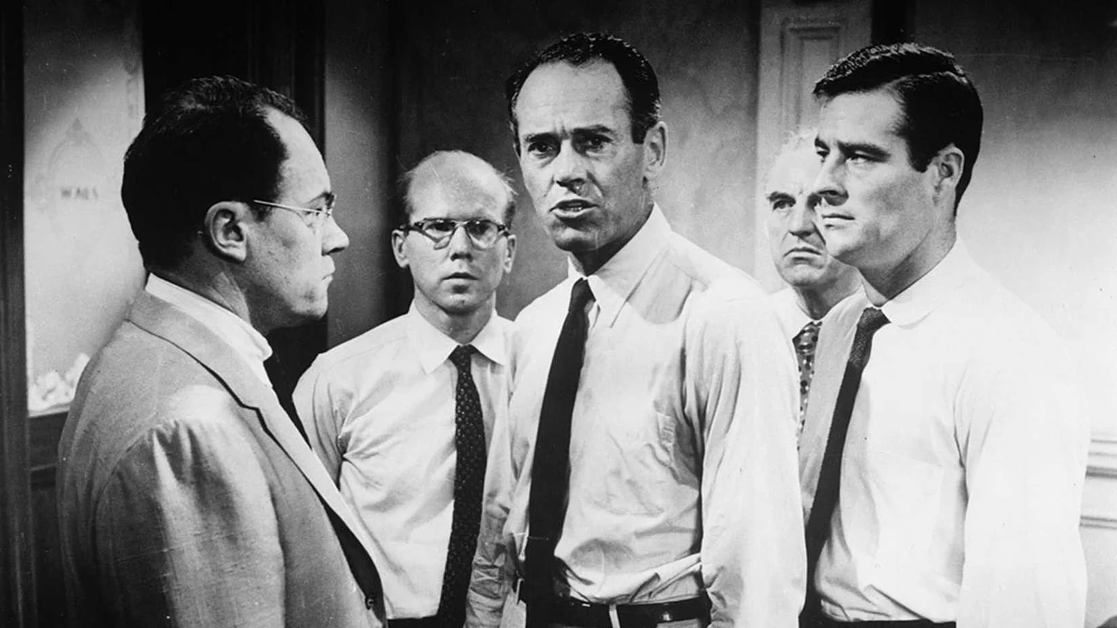 Clássico do cinema “12 Homens e uma Sentença” completa quase 70 anos e está disponível para streaming gratuito no YouTube