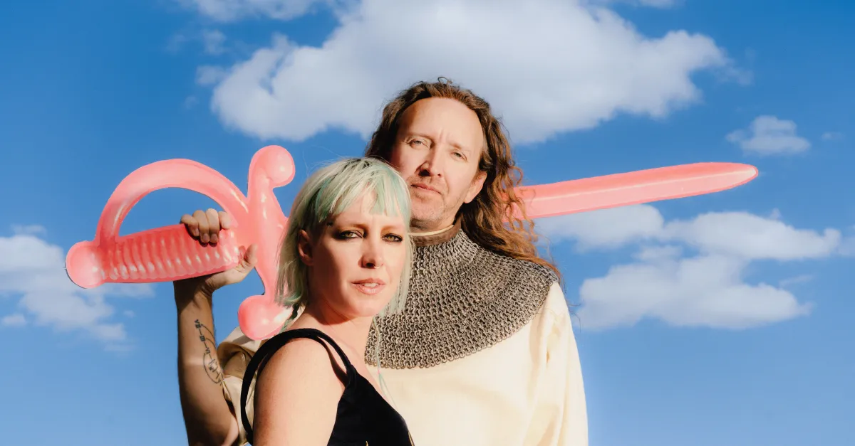 Sylvan Esso lança álbum “Ow” e fala sobre novidades e preferências pessoais em entrevista