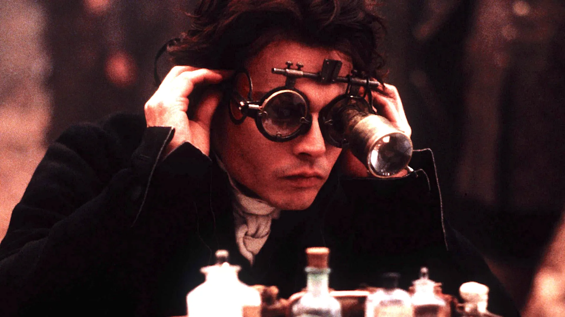 Johnny Depp lança escultura inspirada em sonho de infância e investe em nova fase artística