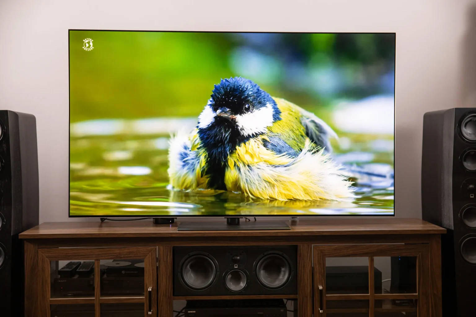 Fabricantes de TVs inteligentes acompanham seus hábitos e podem invadir sua privacidade