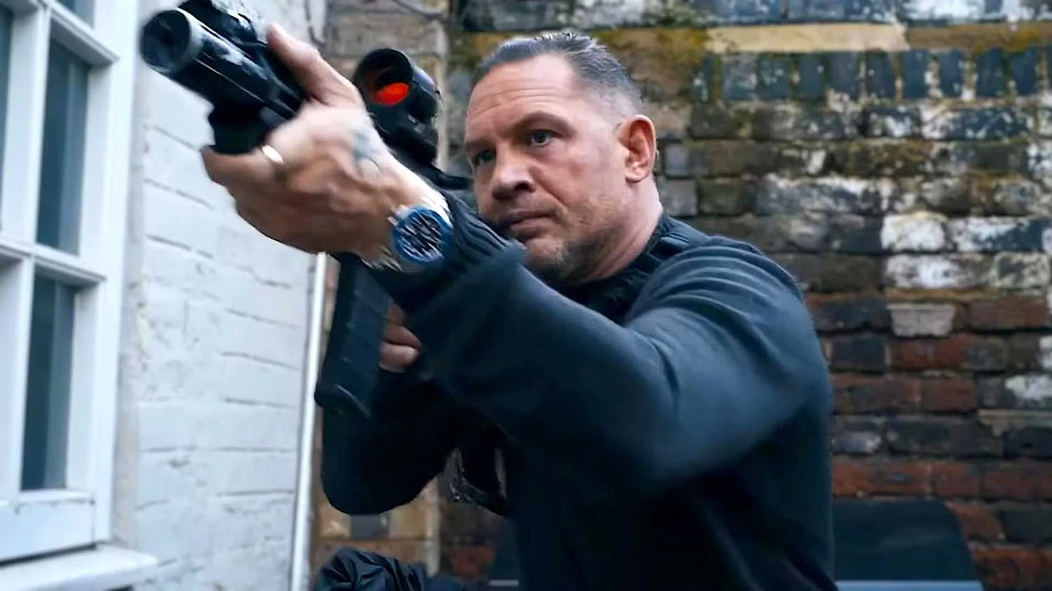 Tom Hardy brilha na segunda temporada de MobLand, que se torna sucesso absoluto na Paramount+