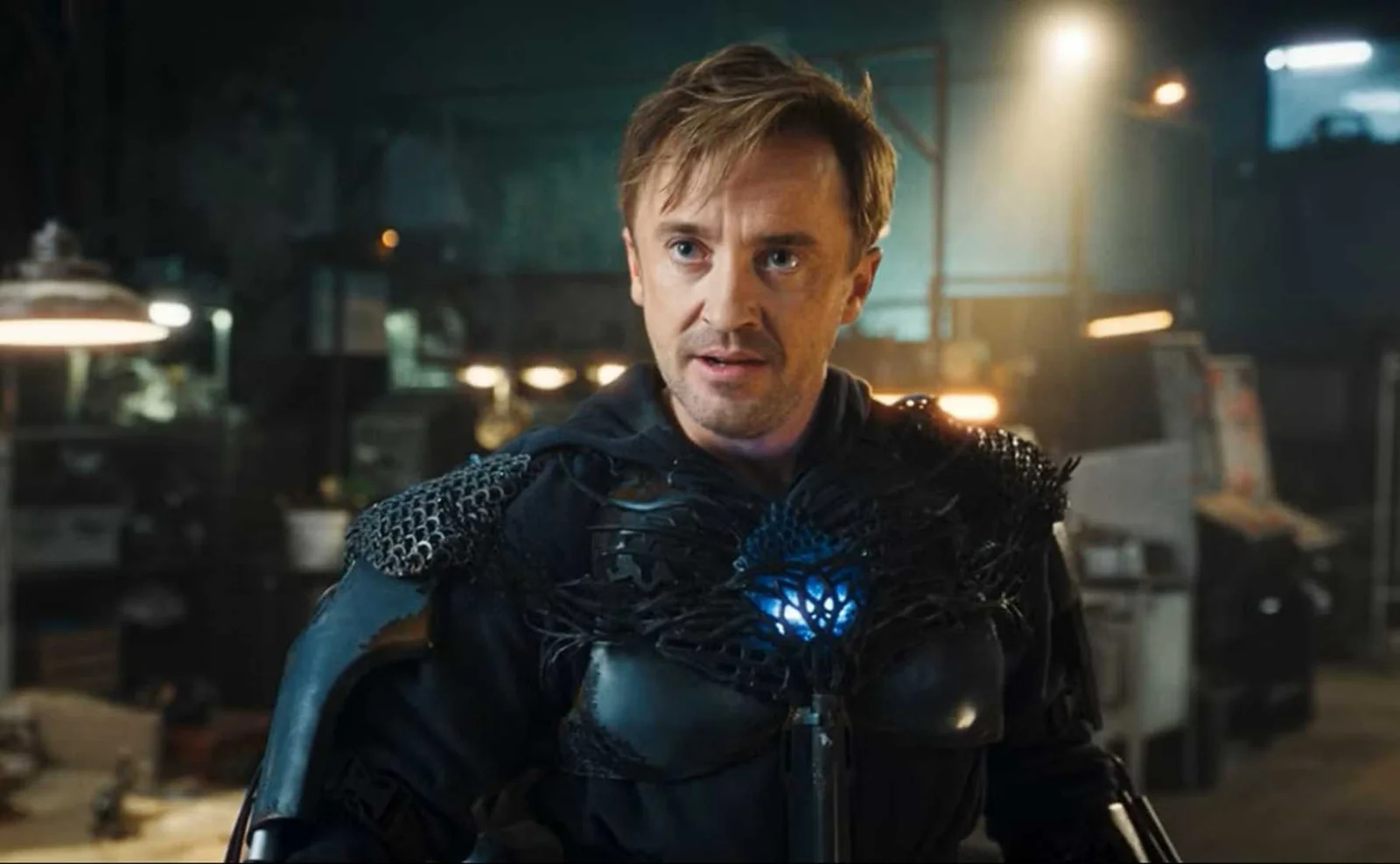 Tom Felton lidera sucesso global no streaming com sci-fi de ação “Altered”, apesar de críticas severas
