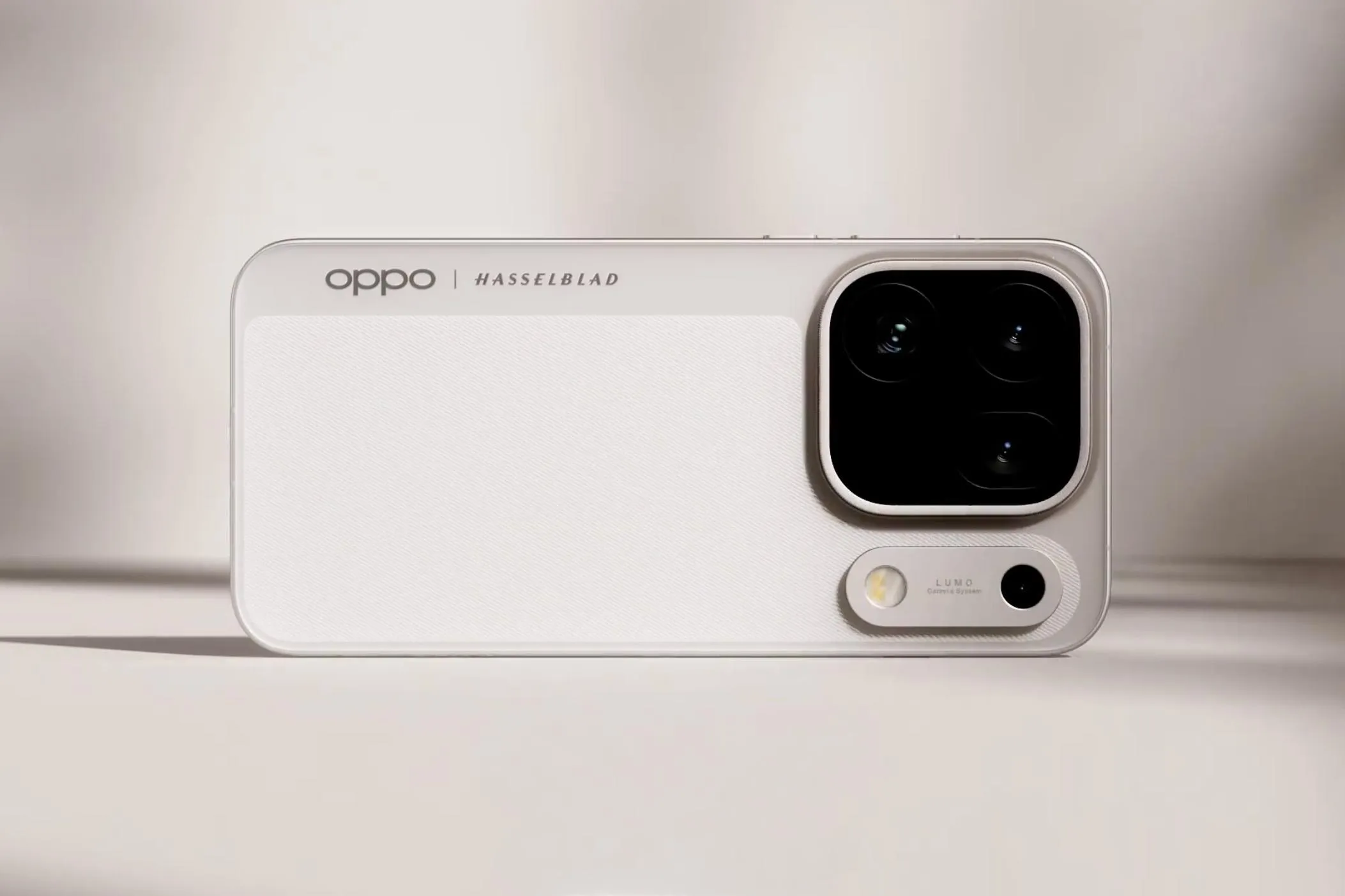 Oppo lança Find X10 Pro Max com três câmeras traseiras de 200 megapixels cada