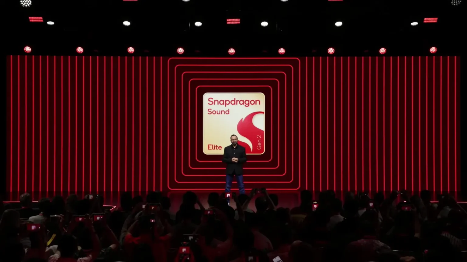 Qualcomm apresenta novo chip Elite com Wi-Fi integrado para fones de ouvido sem fio