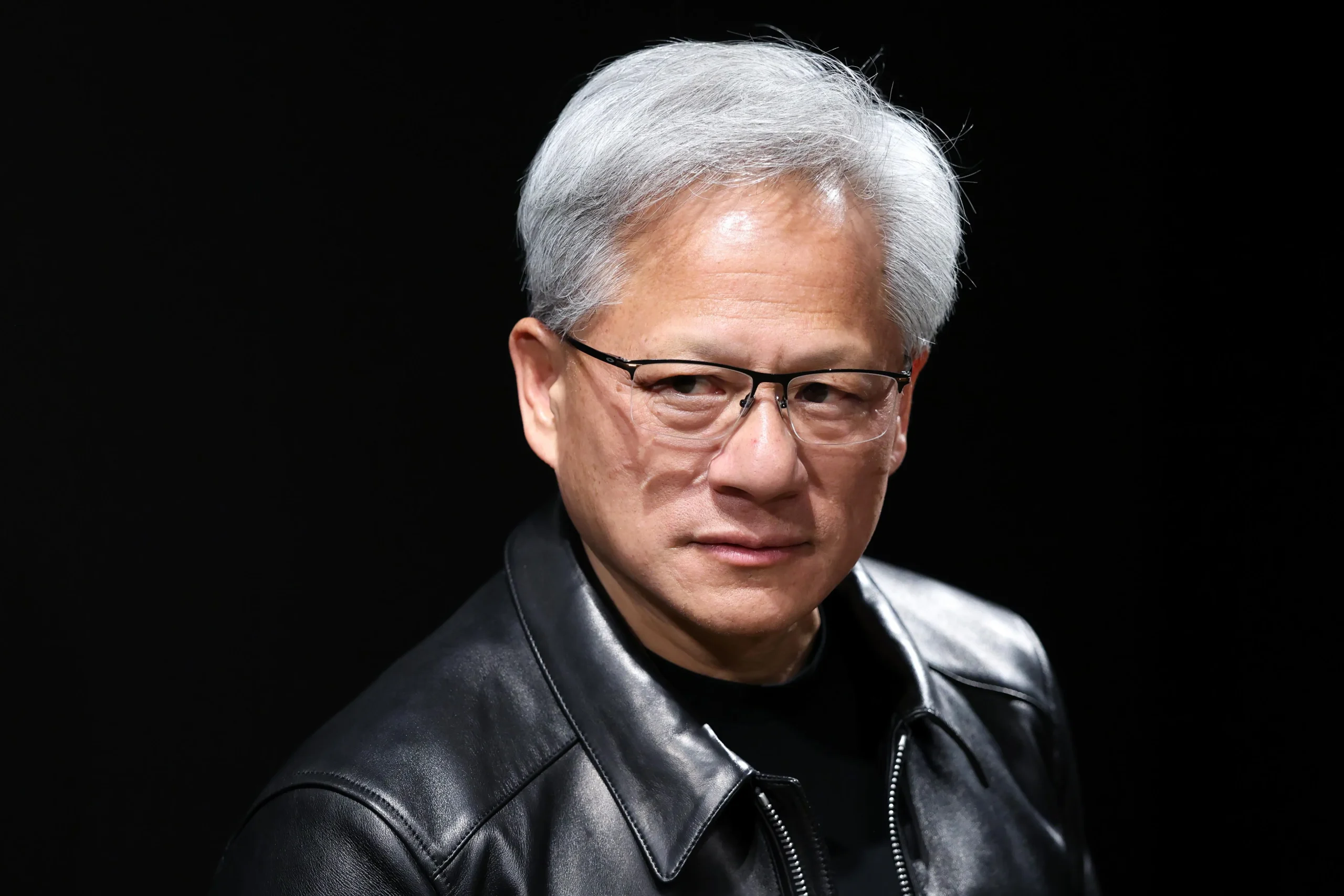 CEO da Nvidia compara avanço da IA ao preço do impacto ambiental e fala sobre energia fóssil