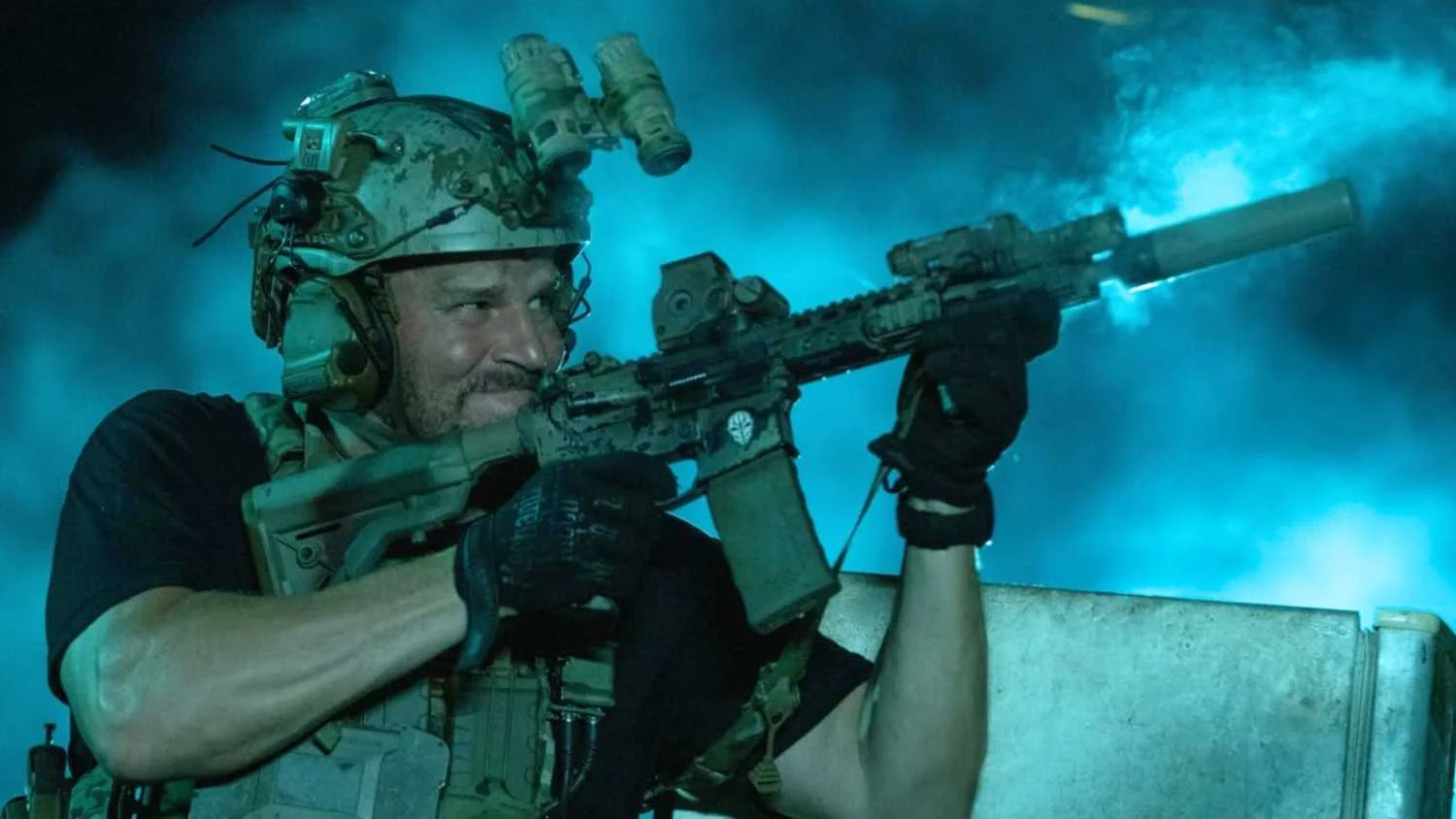 Série de Ação SEAL Team Mantém Forte Presença no Streaming Mesmo Após Final de Lioness