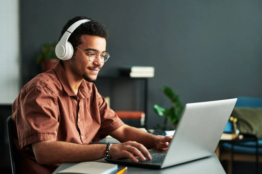 Espro oferece 4,5 mil vagas para jovem aprendiz em 16 estados do Brasil