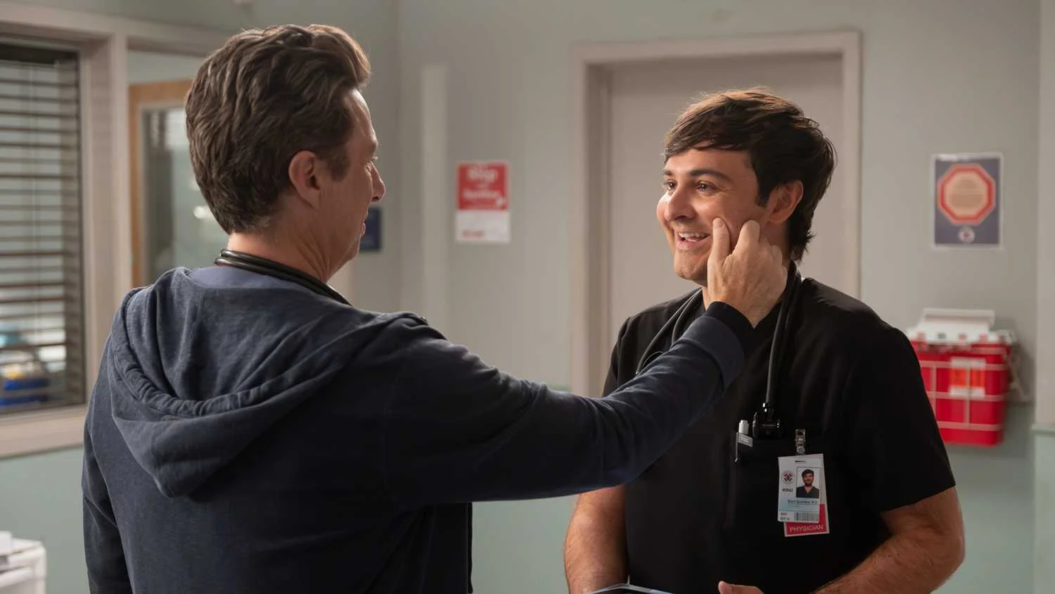 Série Scrubs retoma com temporada 2 e corrige erro antigo de JD ao escolher mentor