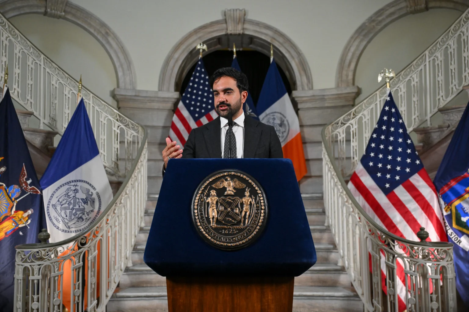 Nova regra em Nova York facilita cancelamento de assinaturas recorrentes e combate práticas abusivas