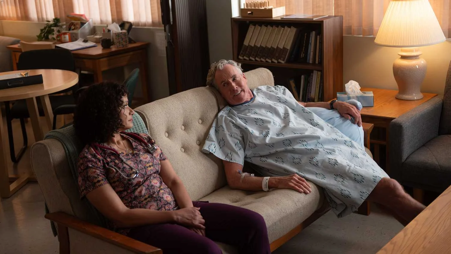 Temporada 2 do revival de Scrubs traz cena inédita e emocionante de Dr. Cox após 20 anos