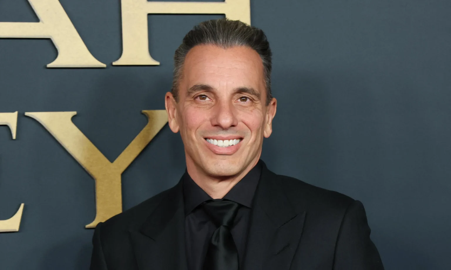 Canal de Sebastian Maniscalco na SiriusXM recebe críticas por prejudicar novos talentos do humor