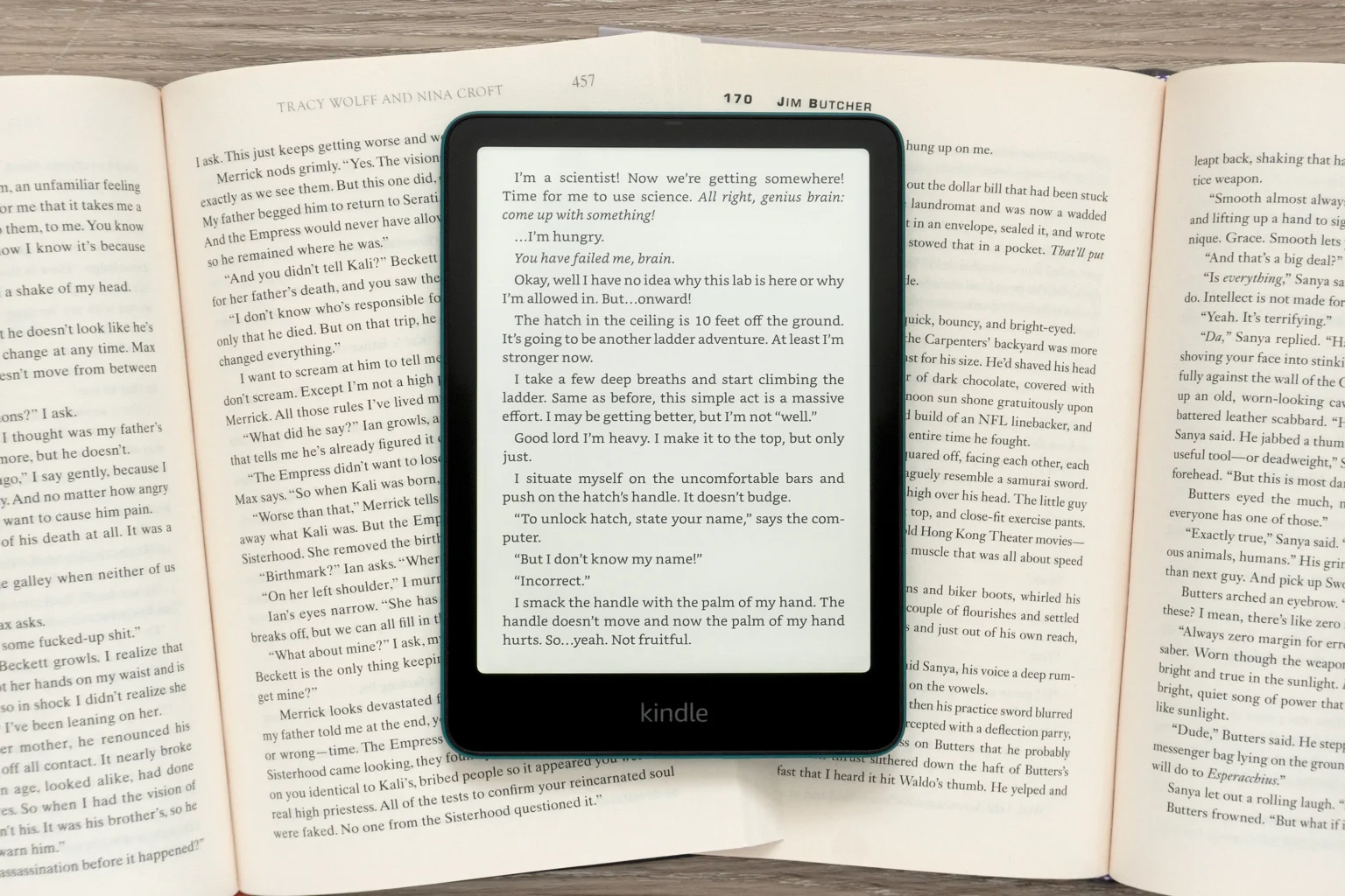 Kindle Paperwhite Signature Edition da geração passada tem desconto de 30% na Amazon