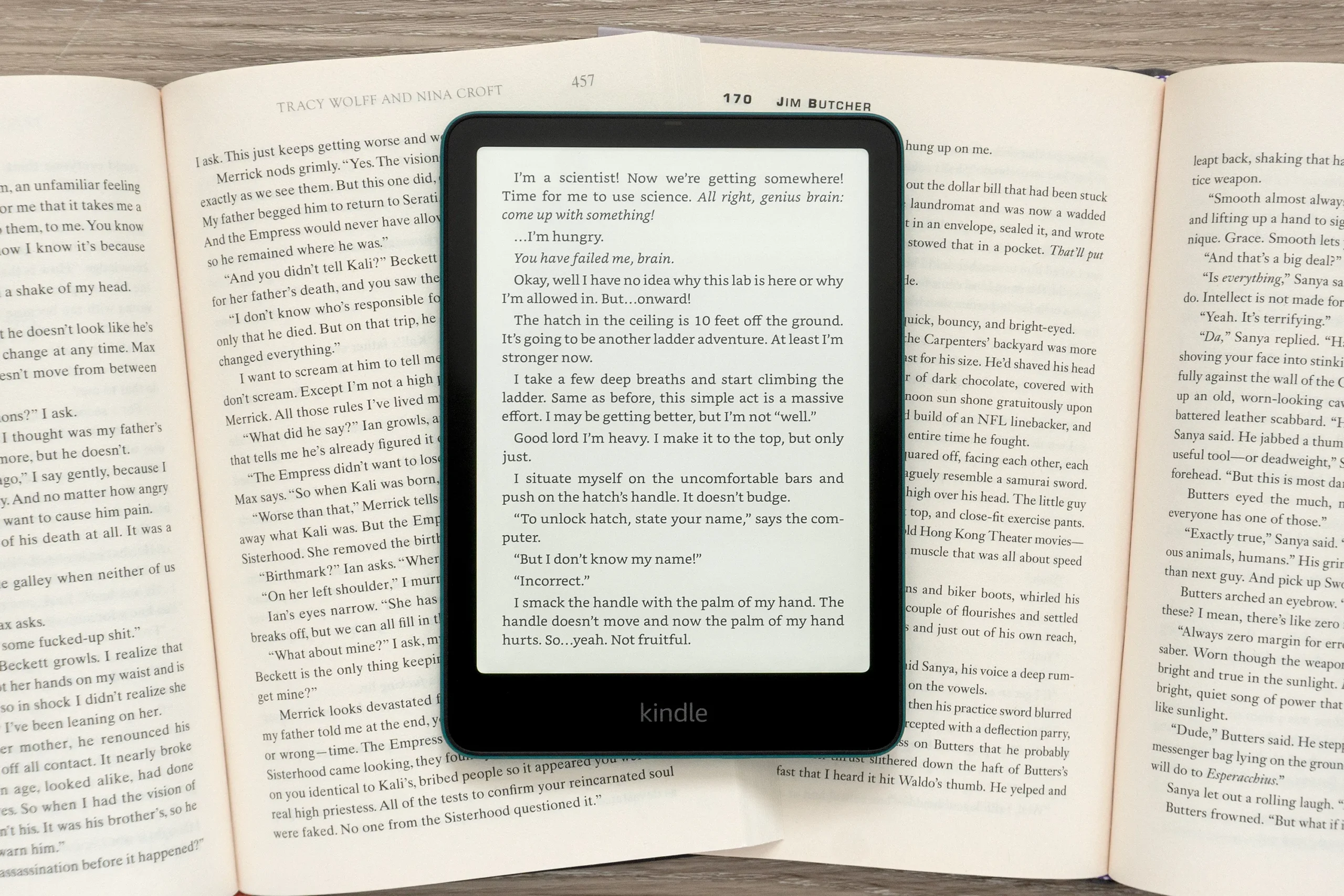 Kindle Paperwhite Signature Edition da geração passada tem desconto de 30% na Amazon
