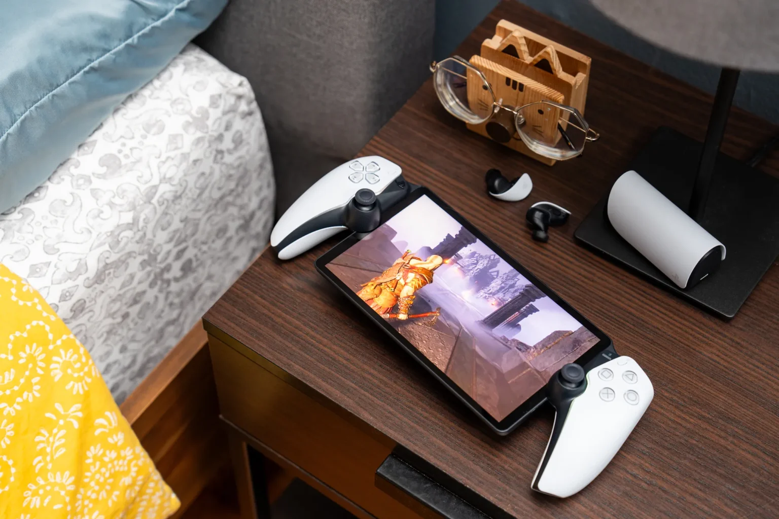 Dois novos produtos misteriosos da PlayStation são revelados e indicam possível PlayStation Portal com tela OLED