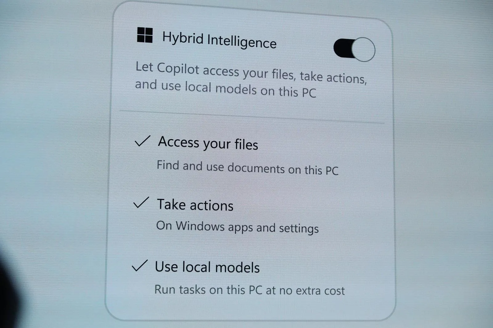 Microsoft amplia controle do Copilot sobre arquivos e Windows com Inteligência Híbrida