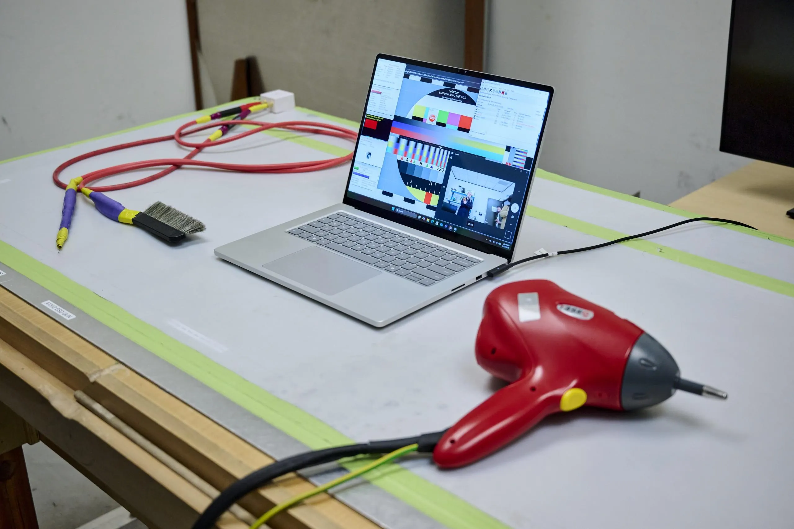 Microsoft revela como criou o Surface Laptop Ultra para competir com o MacBook Pro
