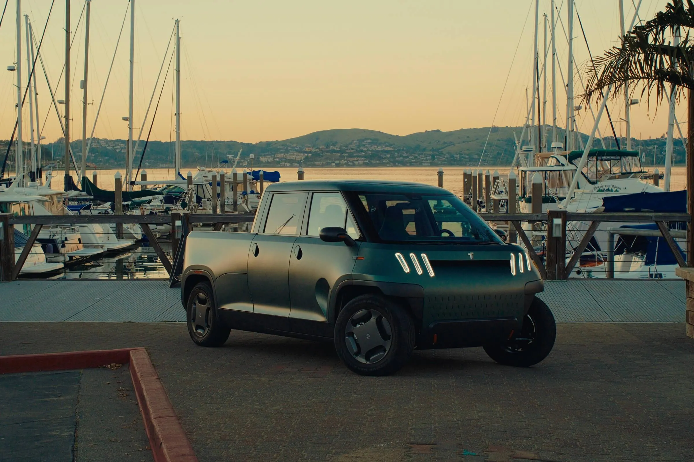 Startup americana aposta em pickup elétrica compacta e potente para cidades