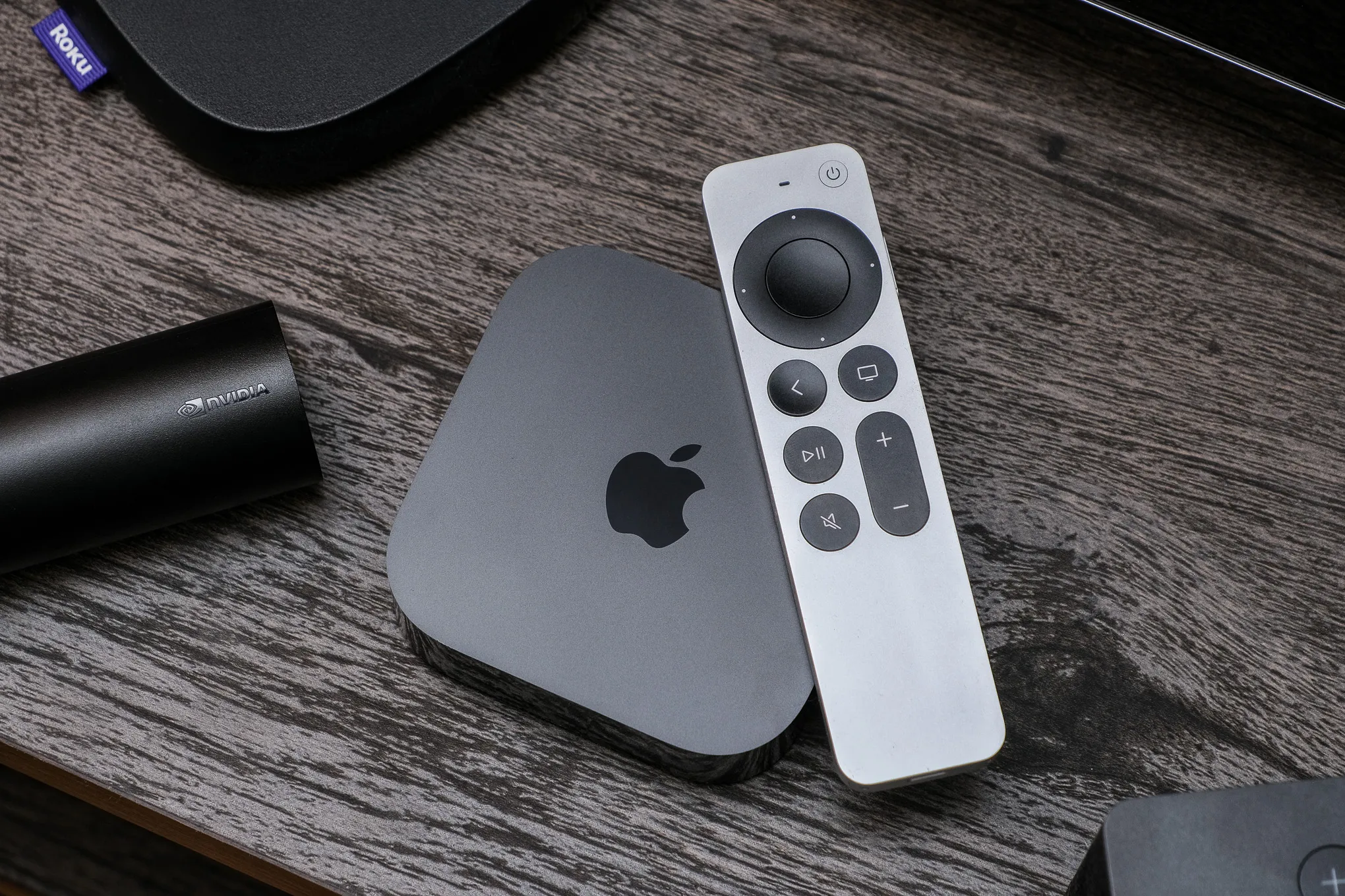 Novo Apple TV deve chegar com microfone embutido e controle remoto com alto-falante