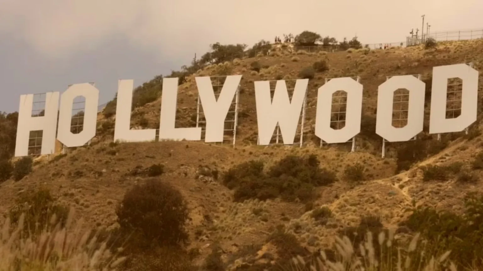 O Declínio dos Grandes Estúdios de Hollywood e o Futuro do Cinema