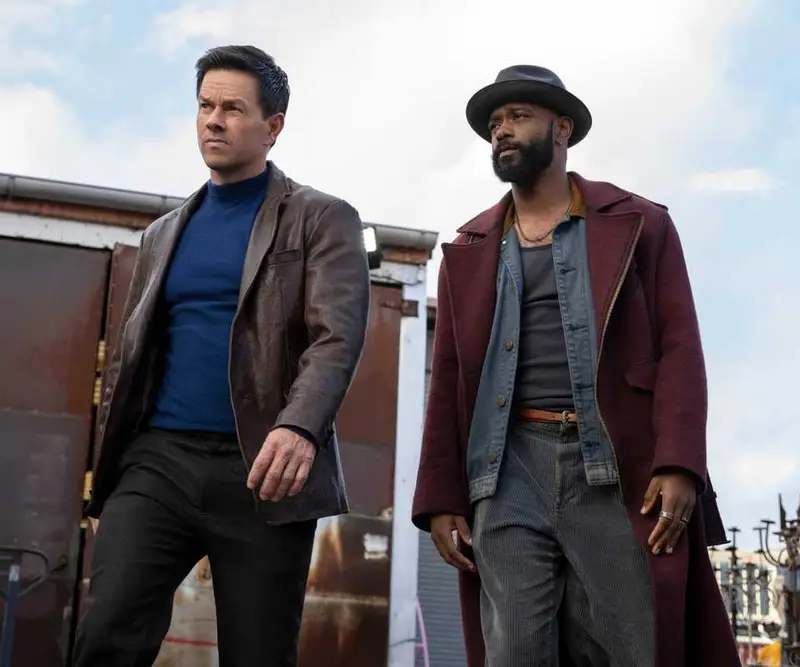 Filme estrelado por Mark Wahlberg ganha destaque global no streaming após estreia discreta