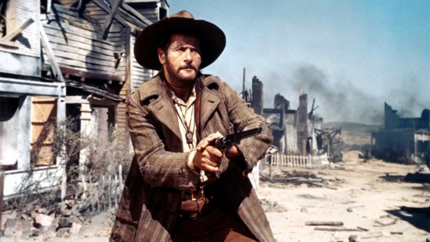 6 filmes western de Clint Eastwood reconhecidos pela precisão histórica