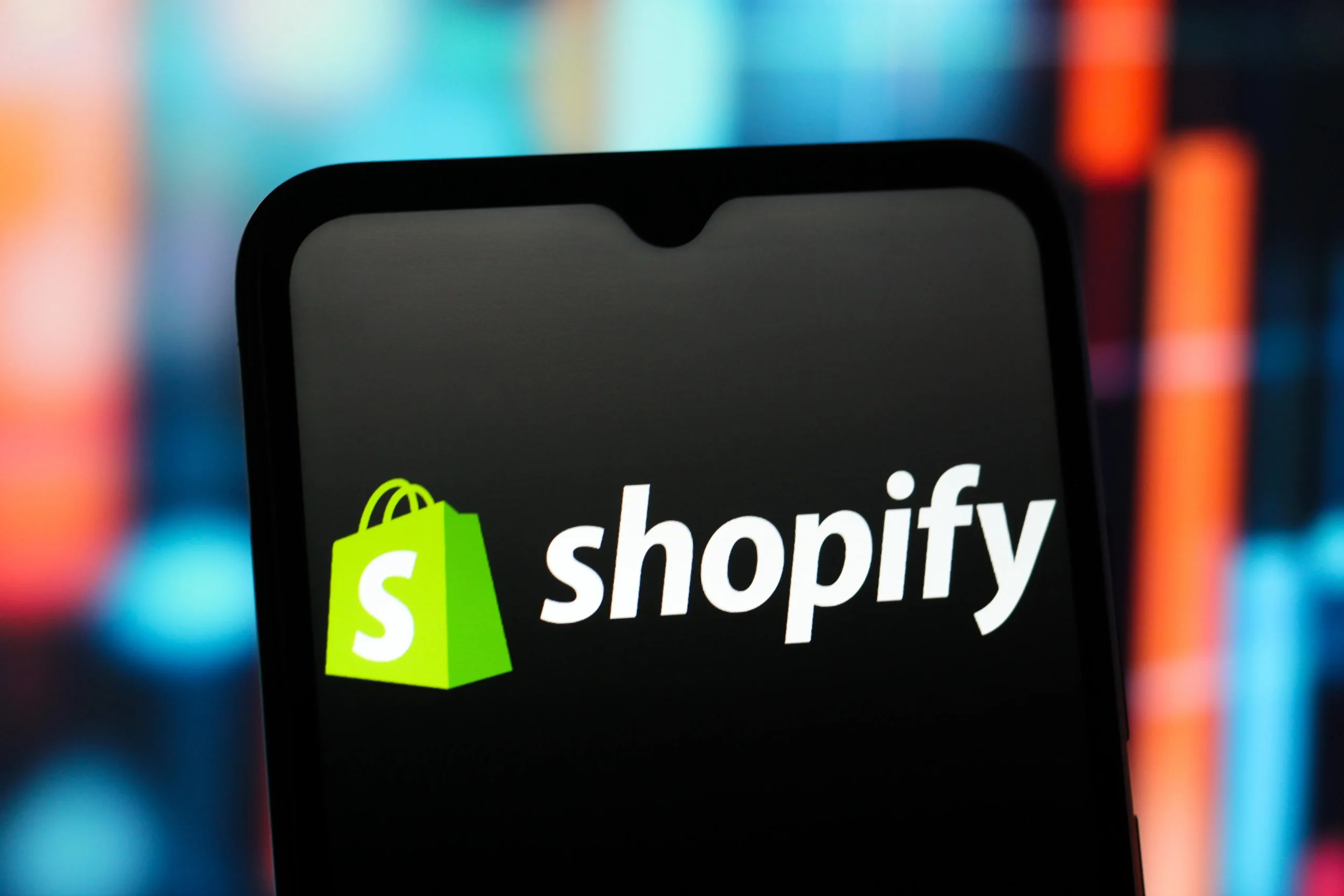 Shopify amplia acesso do seu catálogo para mais agentes de IA comprarem em seu nome