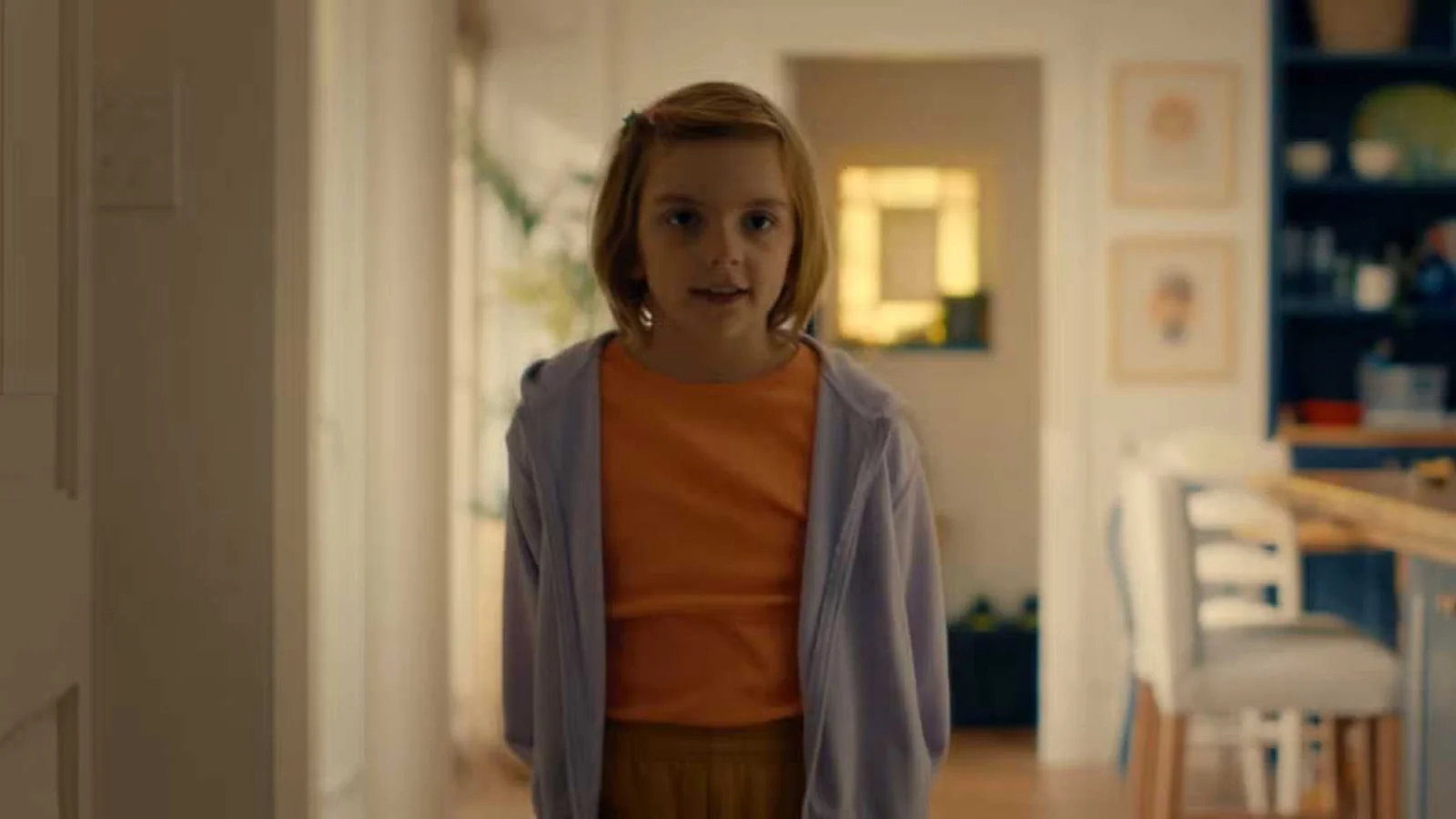 Principais diferenças entre o filme *Other Mommy* e o livro *Incidents Around the House*