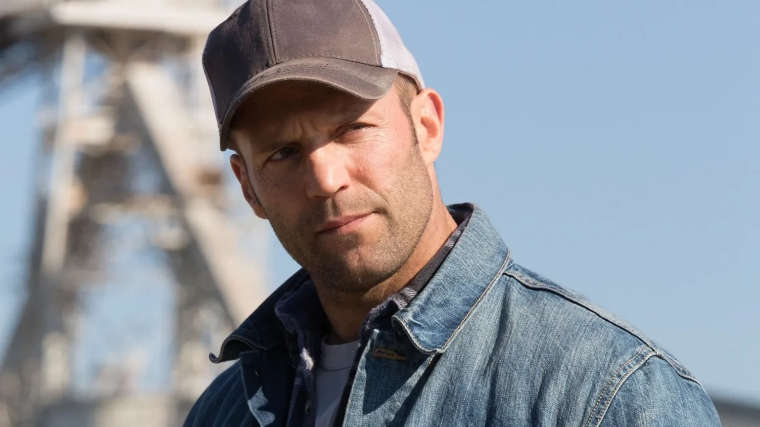 Filme de ação estrelado por Jason Statham em 2013 foi quase um remake de Rambo 4