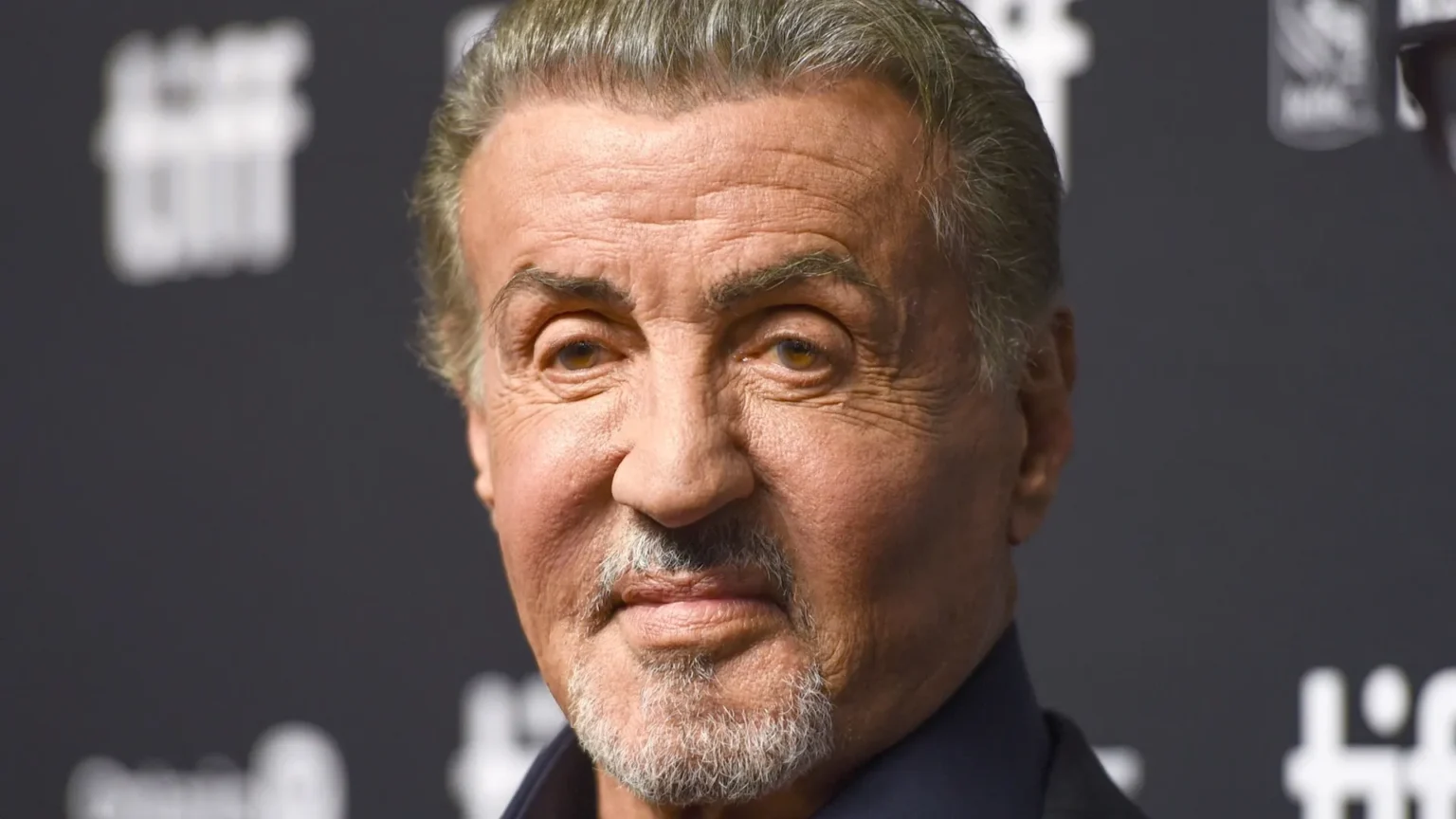 Sylvester Stallone confirma retorno em nova série derivada do universo Tulsa King
