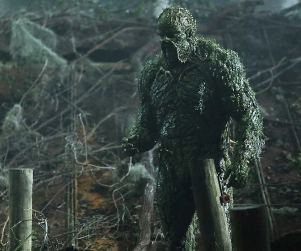 DC Studios confirma desenvolvimento do filme Swamp Thing após três anos de atraso