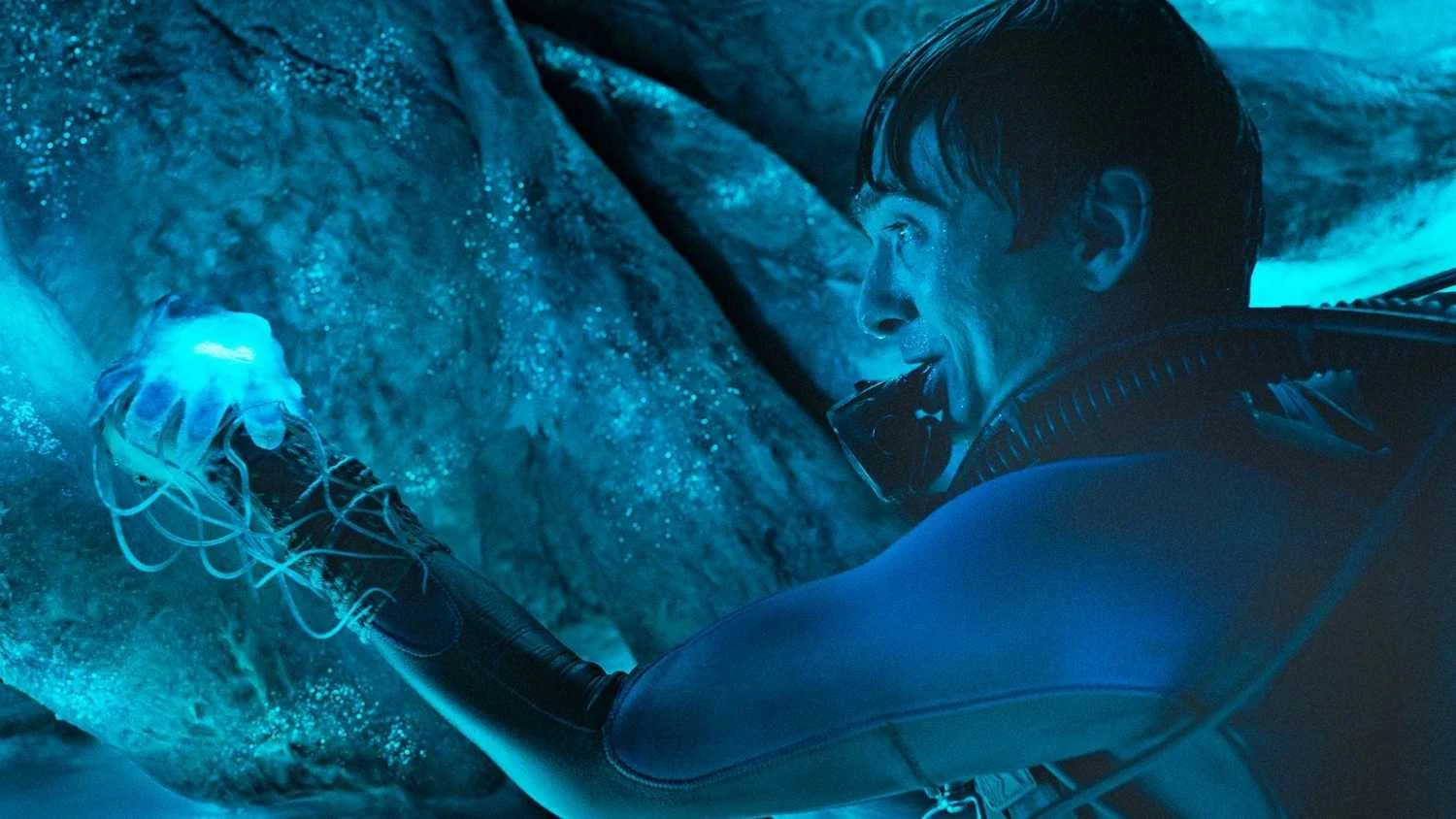 Austin Abrams e Josh Brolin entregam sucesso com thriller <em>Whalefall</em>, avaliado positivamente pelo público