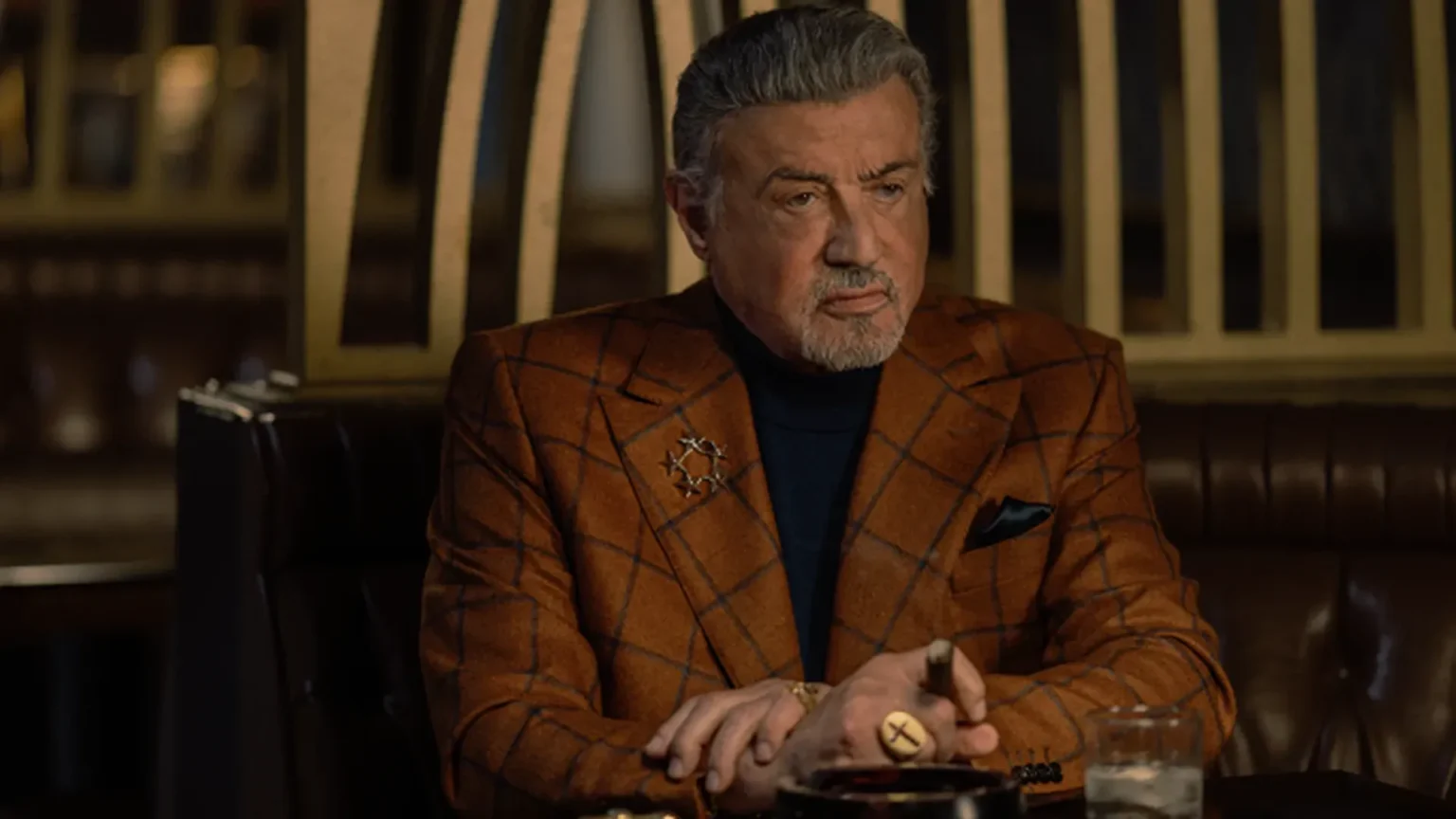 Morrem personagens importantes no primeiro episódio da 4ª temporada de Tulsa King, diz ator