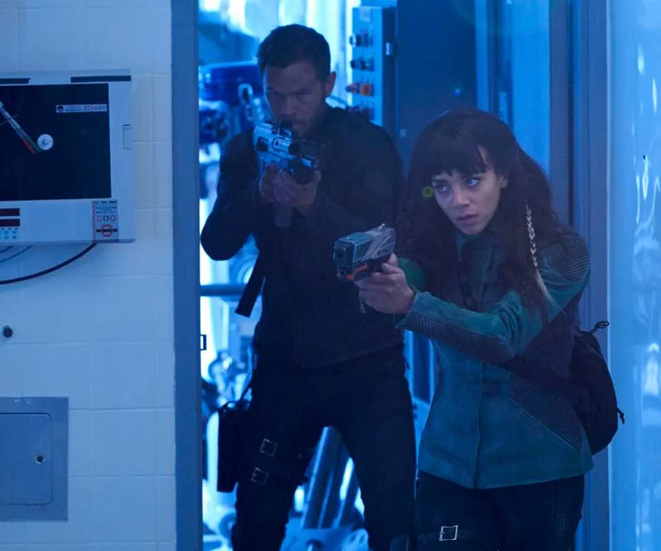 Série Killjoys, da Syfy, é uma ótima alternativa para fãs de Firefly 24 anos após o clássico