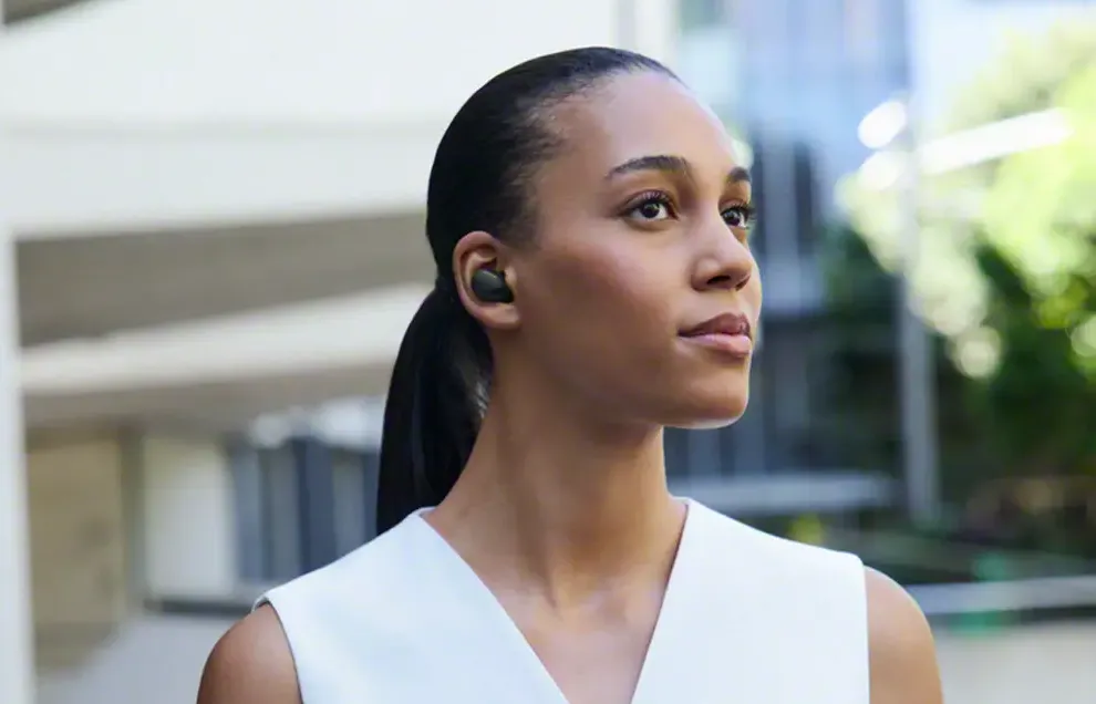 Fones de ouvido Sony WF-1000XM6 têm desconto de quase R$ 500 em promoção por tempo limitado