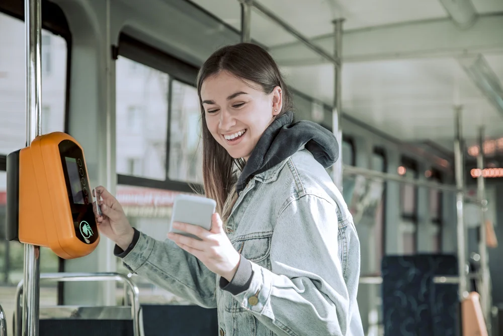 Vale-transporte obrigatório: entenda desconto, cálculo e quando há exceções